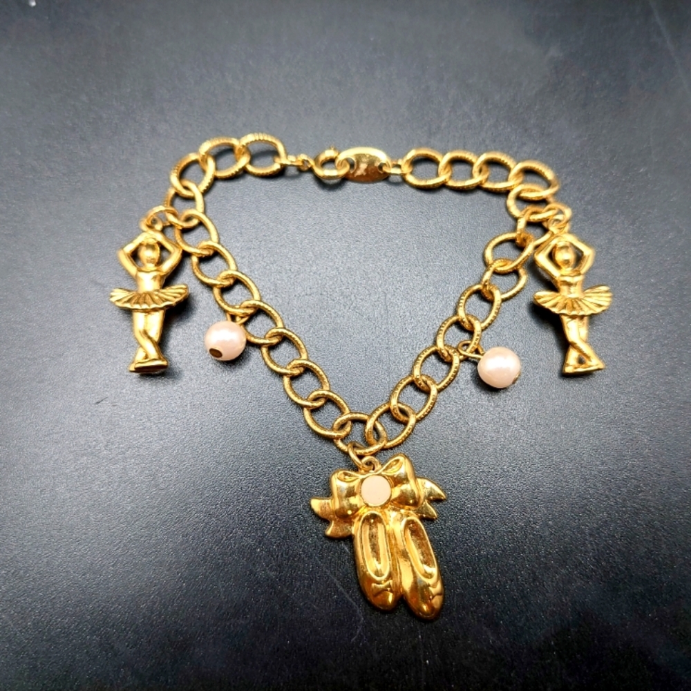 Vintage Avon 7 inch Ballerina Bracelet Gold Tone